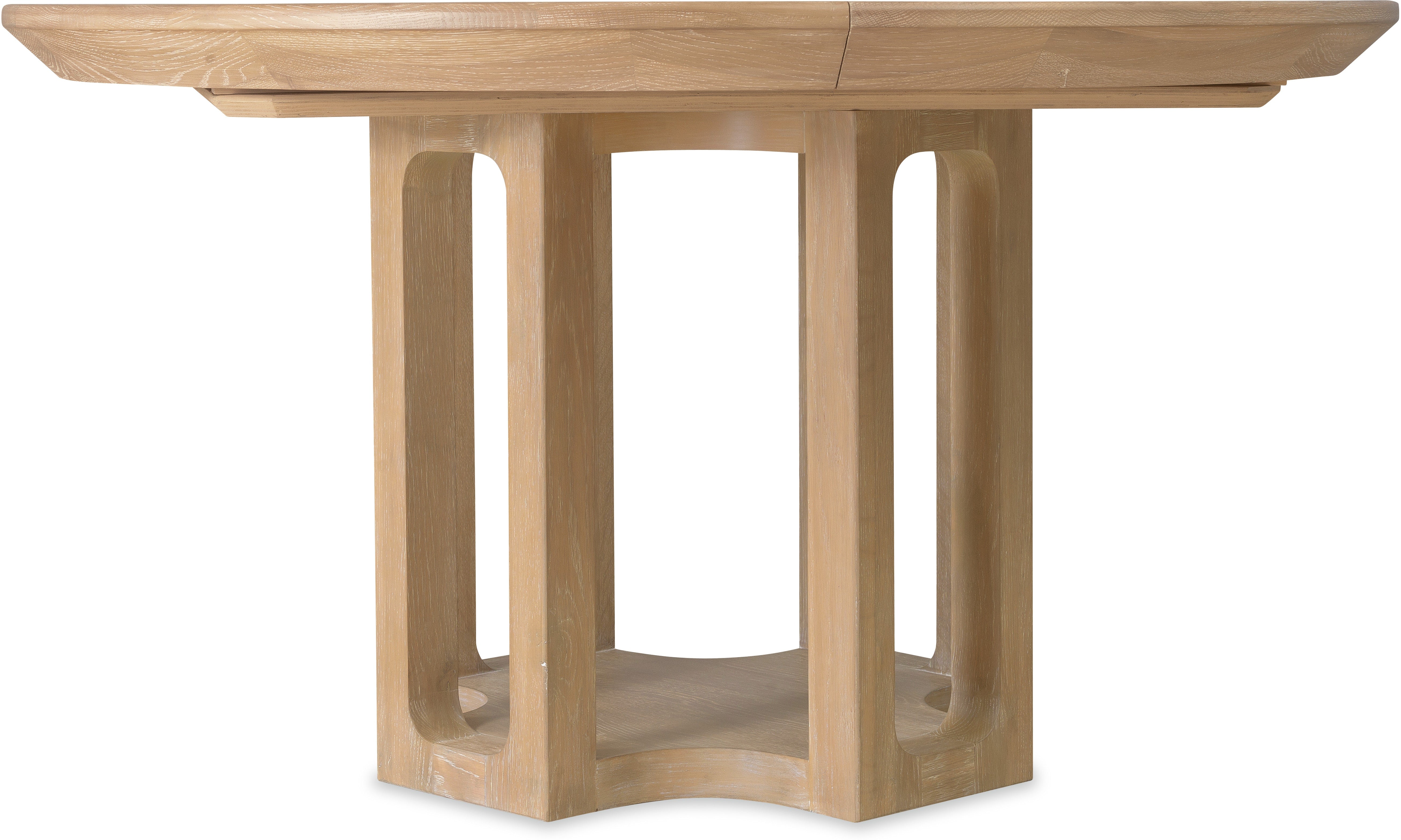 Casual Dining Banyon Bay Round Dining Table | with 18” leaf